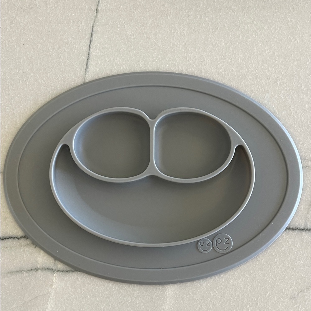 Ezpz Gray Silicone Suction Plate